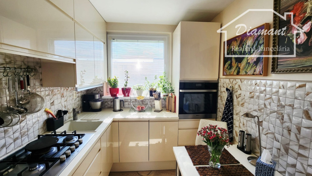 PREDANÉ🏡 NA PREDAJ  3-IZBOVÝ BYT ULICA J. SLOTTU🏡