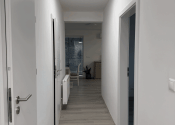 NA PREDAJ  3-IZBOVÝ  BYT S VEĽKÝM BALKÓNOM – KAMENNÝ MLYN - fotografia 7