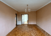 NA PREDAJ 3-IZBOVÝ BYT S DVOMI BALKÓNMI A PARKOVACÍM MIESTOM - fotografia 2