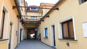 🏢 NA PREDAJ | OBJEKT S OBCHODNÝMI PRIESTORMI A BYTMI 🏢 - fotografia 34