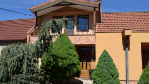 🏡 NA PREDAJ | PRIESTRANNÝ RODINNÝ DOM V CENTRE OBCE 🏡 - fotografia 2