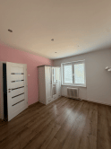 4-IZBOVÝ BYT SO ZÁHRADOU A DVOMA GARÁŽAMI VO VRBOVOM - fotografia 11