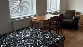 🏡 NA PRENÁJOM | RODINNÝ DOM S HALOU A VEĽKOU PARKOVACOU PLOCHOU – BRESTOVANY🏡 - fotografia 9