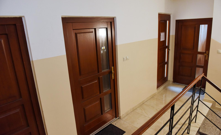 🏢 NA PREDAJ | OBJEKT S OBCHODNÝMI PRIESTORMI A BYTMI 🏢 - fotografia 4