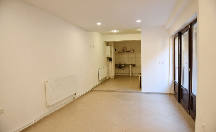 🏢 NA PREDAJ | OBJEKT S OBCHODNÝMI PRIESTORMI A BYTMI 🏢 - fotografia 30