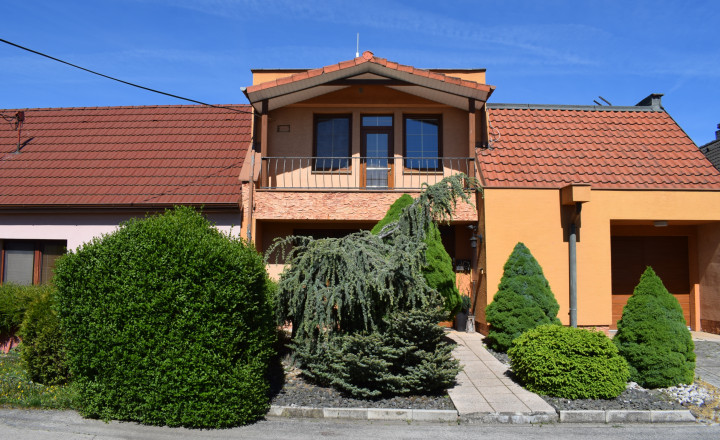 🏡 NA PREDAJ | PRIESTRANNÝ RODINNÝ DOM V CENTRE OBCE 🏡