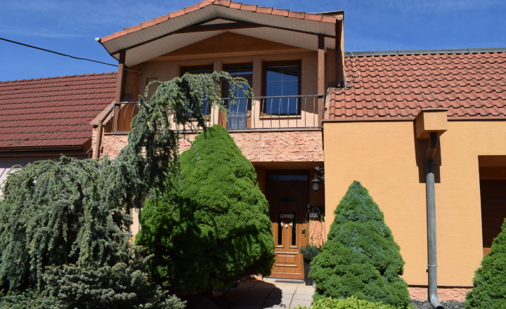 🏡 NA PREDAJ | PRIESTRANNÝ RODINNÝ DOM V CENTRE OBCE 🏡 - fotografia 1