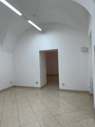 NA PRENÁJOM OBCHODNO-KANCELÁRSKY PRIESTOR V CENTRE MESTA - fotografia 1