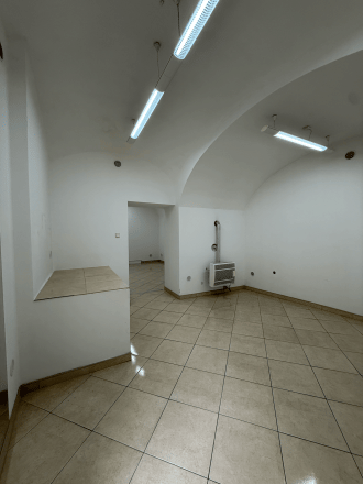 NA PRENÁJOM OBCHODNO-KANCELÁRSKY PRIESTOR V CENTRE MESTA - fotografia 8
