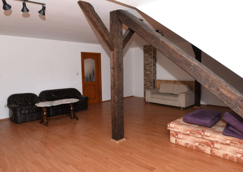 🏢 NA PREDAJ | OBJEKT S OBCHODNÝMI PRIESTORMI A BYTMI 🏢 - fotografia 3