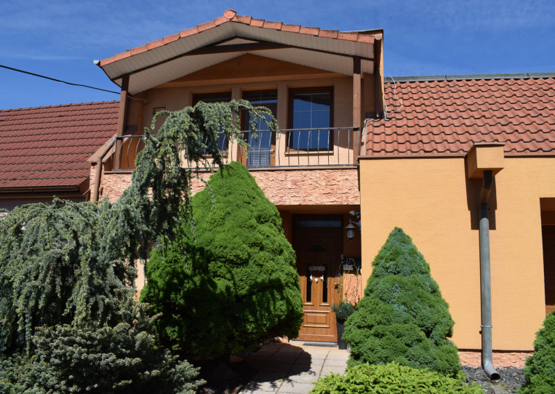 🏡 NA PREDAJ | PRIESTRANNÝ RODINNÝ DOM V CENTRE OBCE 🏡 - fotografia 2